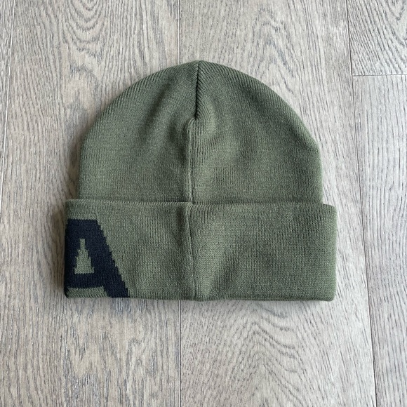 oMA beanie - Picture 2 of 2